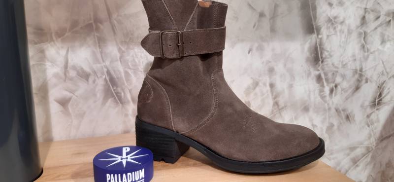 PALLADIUM décontracte la femme!