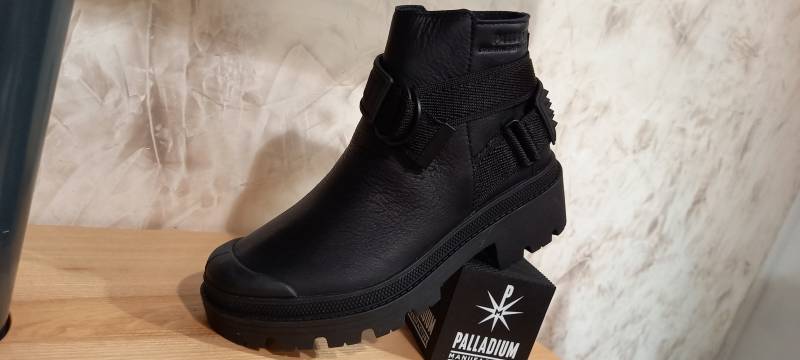 PALLADIUM décontracte la femme!