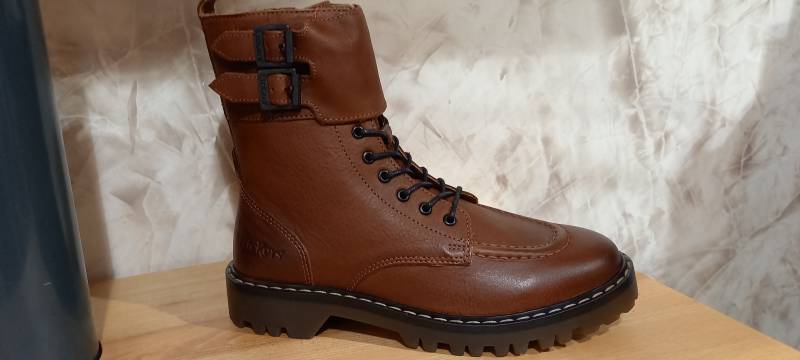 BOTTINES A LACETS EN CUIR KICKERS PRES DE LIBOURNE 