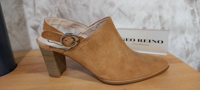 pied nu sabot en daim à talon à libourne