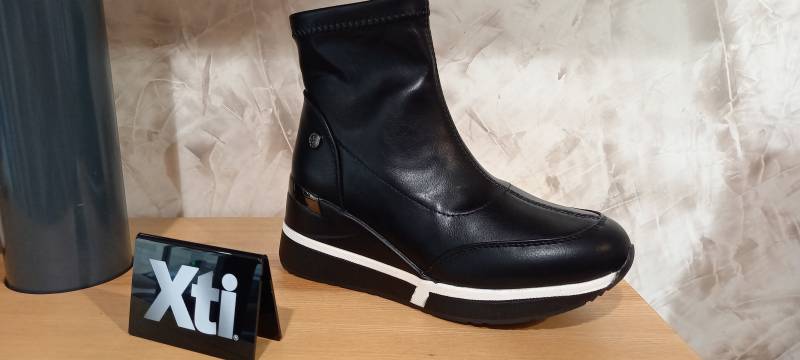 boots compensé XTI à LIBOURNE chez POI TURE FEMME