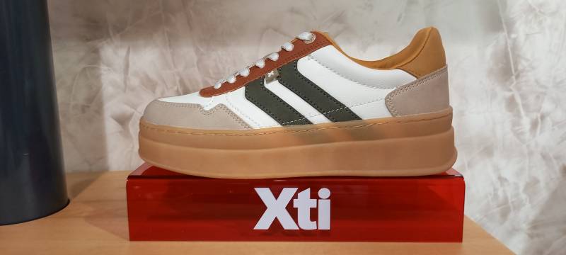 tennis vegan kaki blanc à libourne